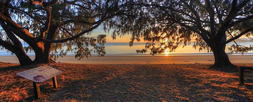 Queens Beach Tourist Village Боуен Екстериор снимка